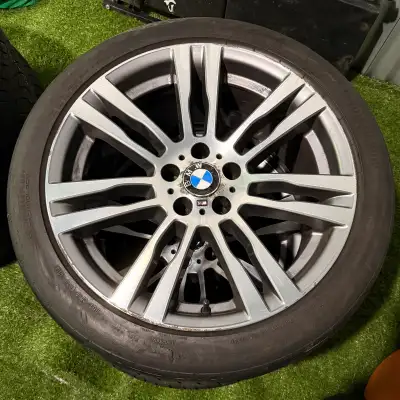 Original BMW X5 M Sport Wheels. Staggered. Tires are done. Fronts are 275/40/ZR20, rear are 315/35/Z...