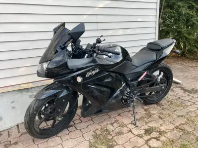 2009 KAWASAKI NINJA 250cc Missing key, requires key replacement Selling for parts as I can’t show it...