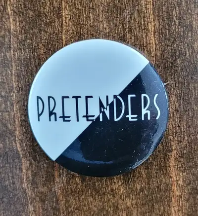 Bouton à épingle (Pin)" Pretenders" 1980, View more