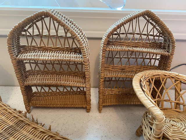 BARBIE - WICKER FURNITURE 8 PCS in Arts & Collectibles in St. Albert - Image 3