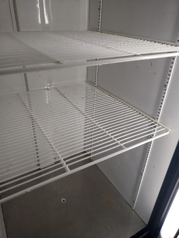 Tall commercial cooler. Good shape. Used. in Other Business & Industrial in Edmonton - Image 2