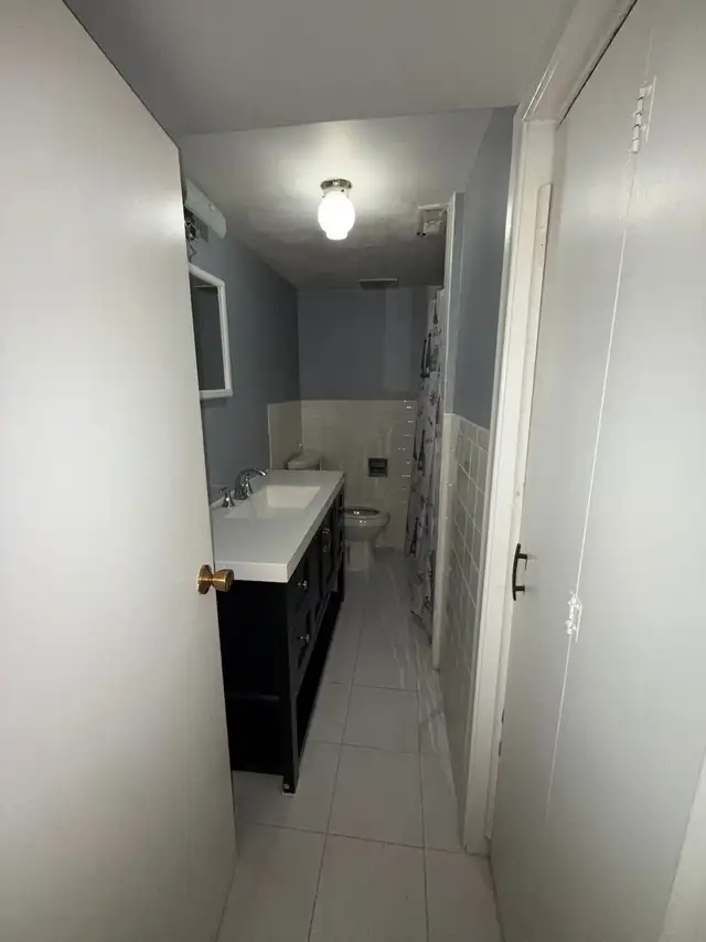 Walk out basement for rent in Long Term Rentals in City of Toronto - Image 9