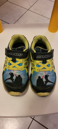 Stride rite star wars shoes 9.5M