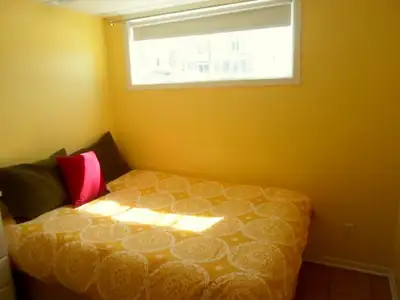 Chambre meublée en colocation (femmes seulement) dans le secteur Hull à 15 minutes du centre-ville d...