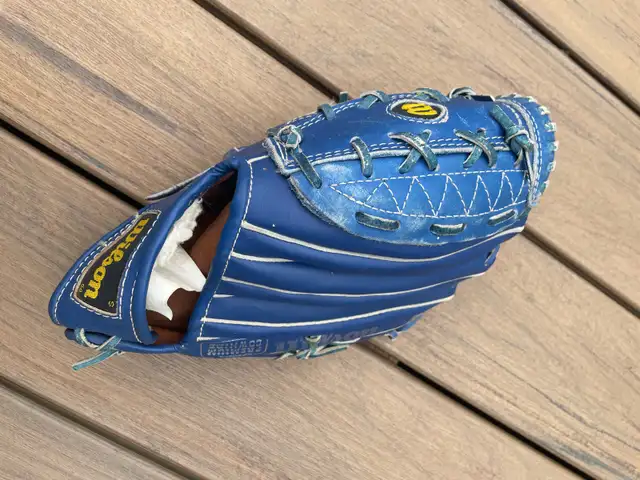 Vintage Wilson A2922 Dave Stieb Signature Baseball Glove – LH in Baseball & Softball in Oakville / Halton Region - Image 4