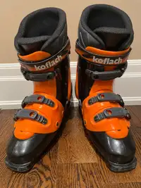 Downhill ski boots, size 9,5 men’s