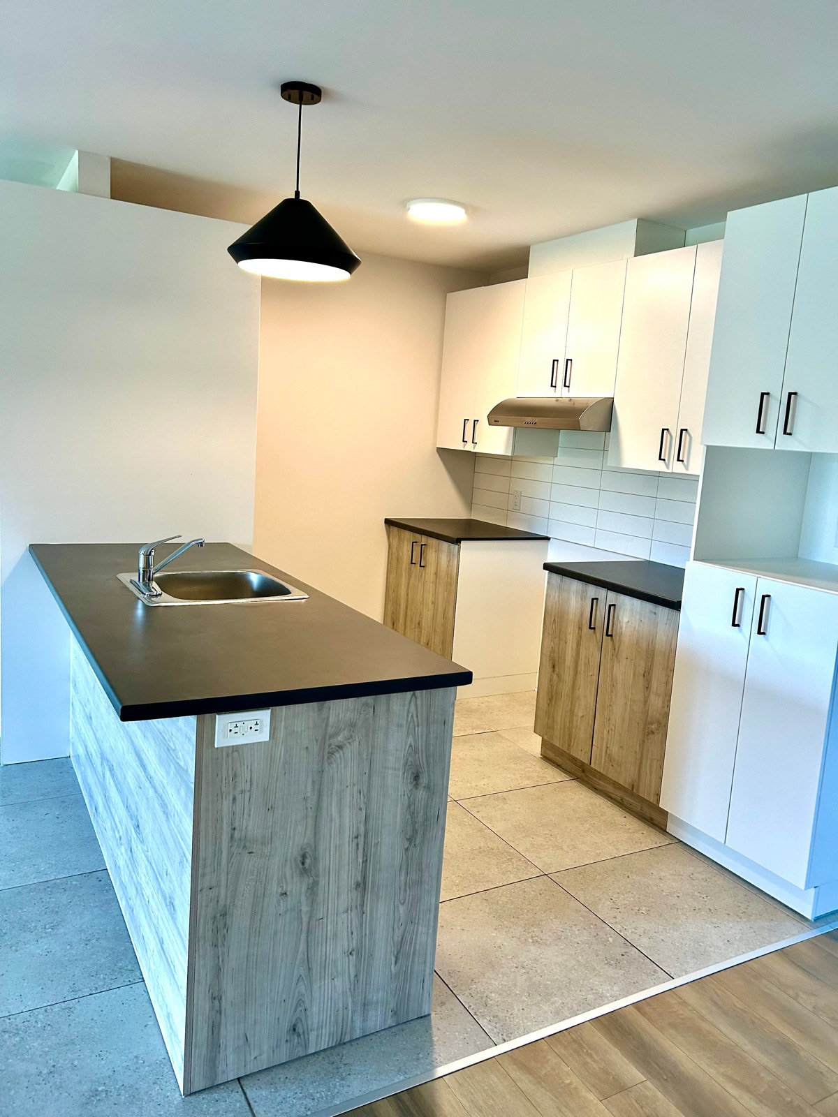 Grand 51/2 neuf à louer près du cégep à Matane — photo 2