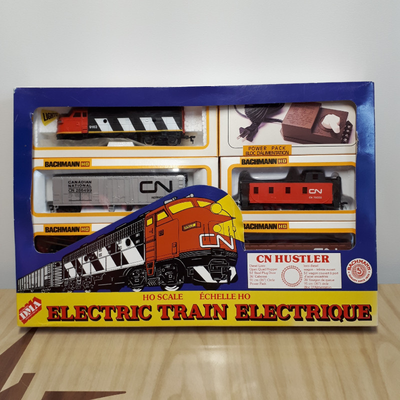 Train électrique vintage Bachmann HO CN Hustler flambant neuf, Art et  objets de collection, Trois-Rivières