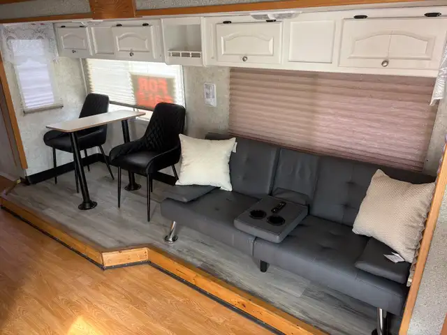 Renovated Damen intruder motorhome in RVs & Motorhomes in Grande Prairie - Image 6