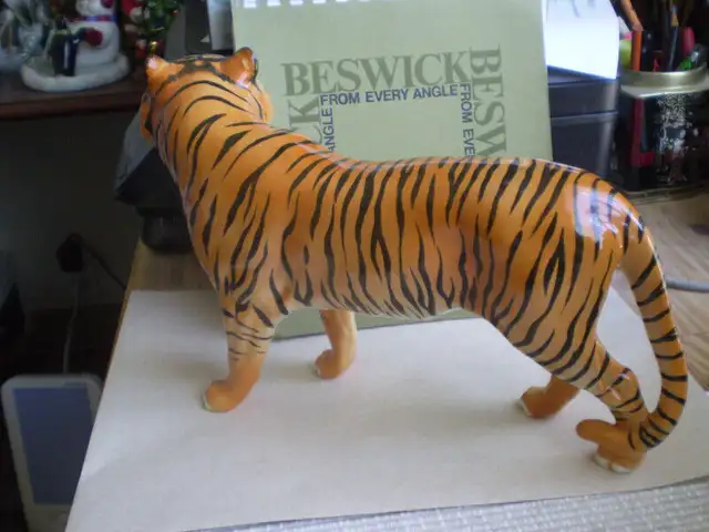 Beswick Wild Animal Figurine - " Tiger " - #2096 - in Arts & Collectibles in Kitchener / Waterloo - Image 6