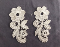 2 pcs 4.3" x 2.2" Flowers Embroidered Floral Appliqué Patch