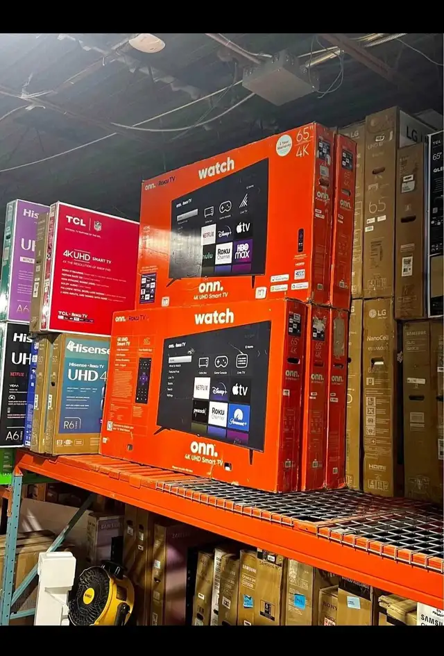 Onn 65" 4K UHD Smart TV in TVs in Laval / North Shore - Image 2