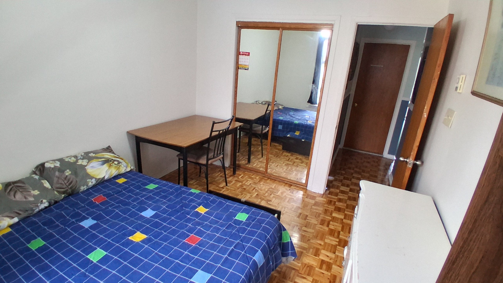 Room 850$ Metro Jolicoeur — photo 1