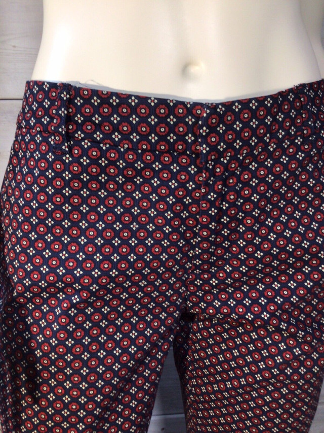 CLOSET SALE - Tommy Hilfiger cropped summer pants - aa25 in Women's - Bottoms in Cambridge - Image 2