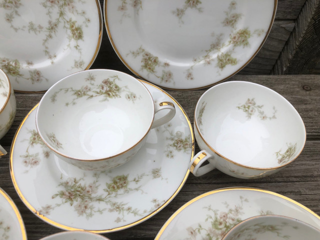 Vintage China Theodore Haviland Limoges France Tea Cups Saucers in Kitchen & Dining Wares in Oakville / Halton Region - Image 2