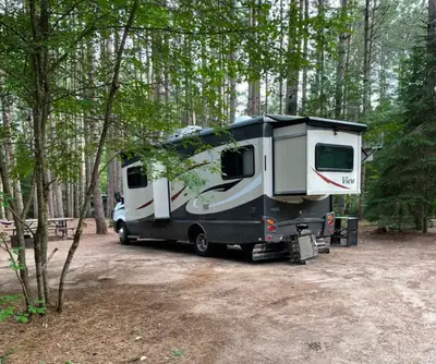 We are selling our 24 ft Winnebago motorhome, built on a reliable Mercedes chassis. Our motorhome ha...