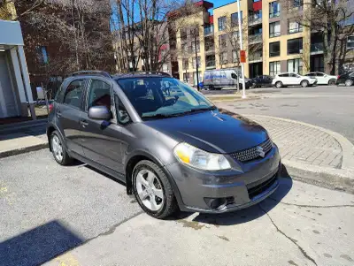 Bonjour, Je vends cette Suzuki sx4 awd automatique de 2011 avec 87.000 km. La voiture est équipée de...
