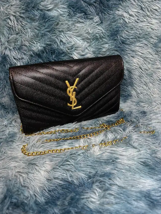 Ysl woman’s bag in Bags & Luggage in City of Toronto - Image 3