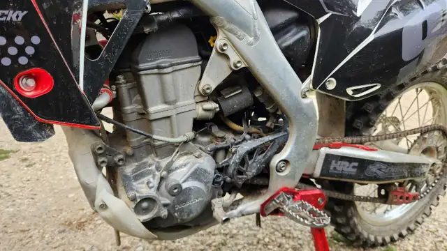 2016 honda crf450r in Dirt Bikes & Motocross in Stratford - Image 9