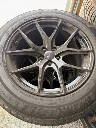 Location: Keswick (Windermere), Edmonton Pick-up only Selling my winter tire + rim package because t...