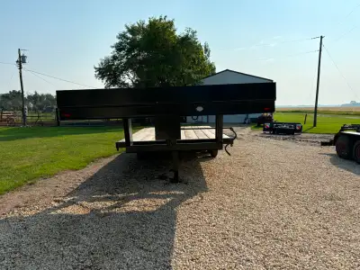 5th wheel trailer 3-6000 lb axle New deck and wiring Ideal for bales or whatever