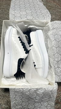 New - Alexander McQueen Black Spiked Sneaker (38)