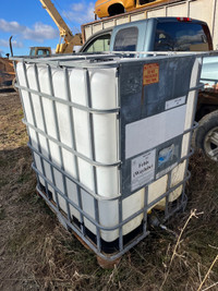 275 gallon Industrial Plastic Fluid Tanks