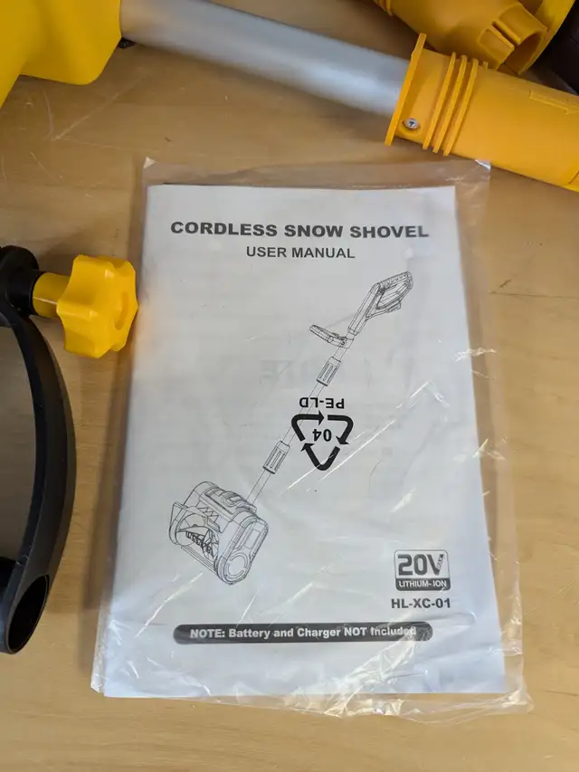 Electric Snow Blower for Driveway - 11" Cordless Shovel with 20V in Outdoor Tools & Storage in Mississauga / Peel Region - Image 6