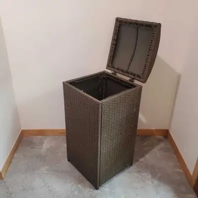New Indoor Outdoor Heavy Duty Storage Container Garbage Can Trash Can 32" tall 16" x 16" wide Patio...