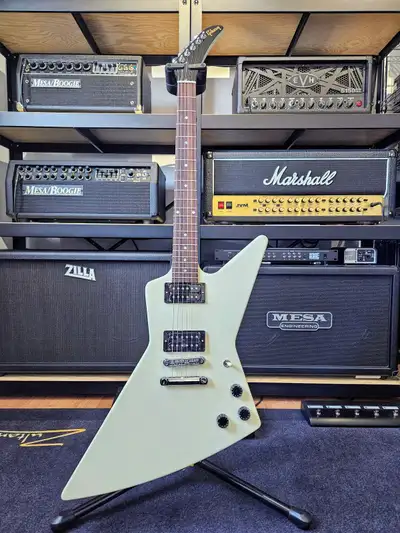 Gibson Explorer '80s - Classic White, View more