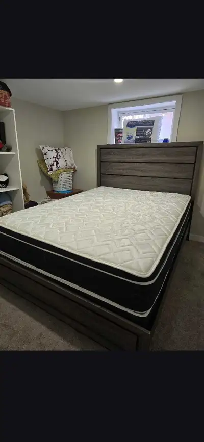Like new, Queen Chiro bed, View more