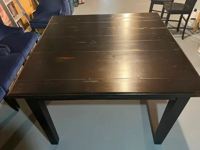 COTTAGE / COUNTRY HARVEST TABLE WITH 6 CHAIRS in Dining Tables & Sets in Oakville / Halton Region - Image 4