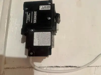 Siemens -GFCI Circuit BreakerPlug-In - 20 Amp - 2 Pol, View more