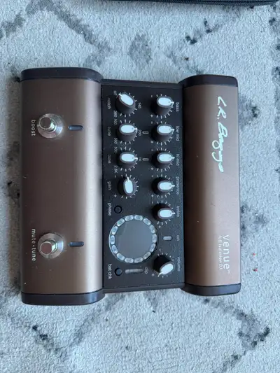 L.R. Baggs Venue DI Acoustic Guitar Pedal, View more