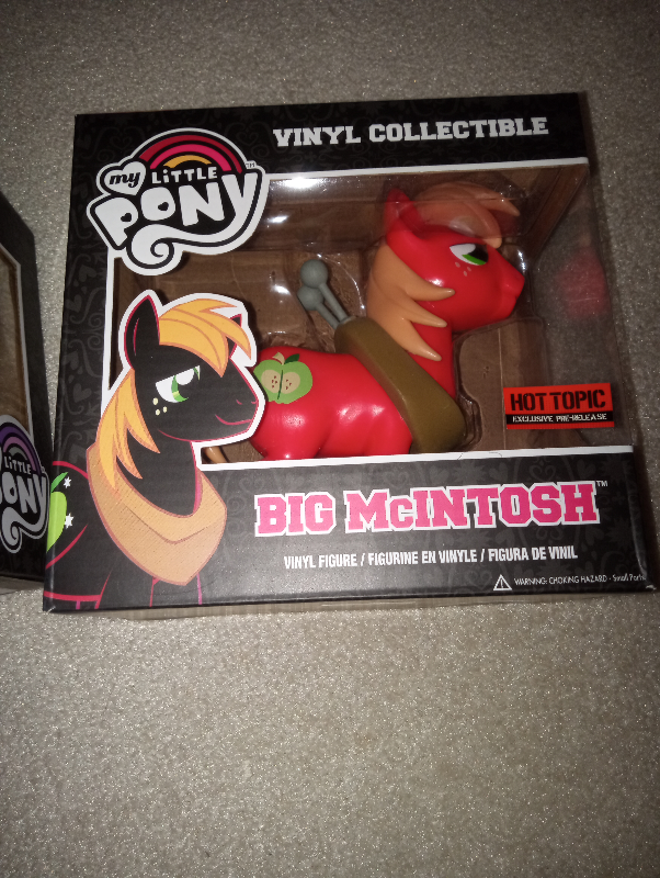 My Little Pony Big McIntosh vinly collectible in Arts & Collectibles in Grand Bend - Image 2