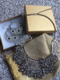 Silver Necklace & Earring Set w/ gift box