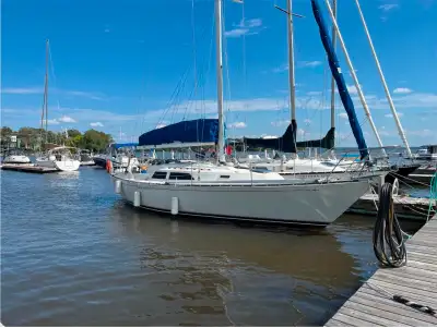 SPECIFICATIONS **8 Juin, 2025 Vraiment Excellent, Vraiment À Vendre** Marque / Builder C&C YACHTS Mo...