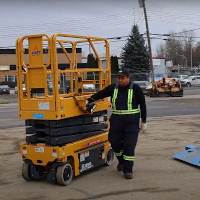 19ft. Electric Scissor Lift for Rent in Heavy Equipment in Burnaby/New Westminster - Image 3