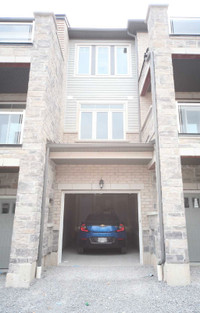 Townhouse for rent in Pickering Movein June1st