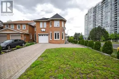 Spacious 2-Bedroom Apartment with Large Backyard & Separate Entrance – Prime North York Location Wel...