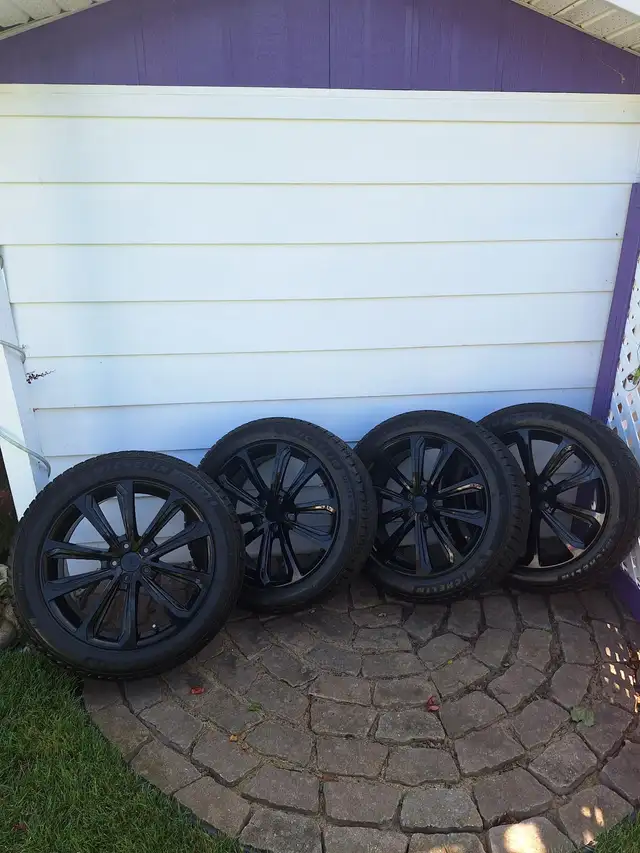 4 pneus mags in Tires & Rims in Rimouski / Bas-St-Laurent - Image 2