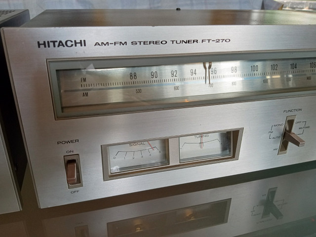 Tuner Hitachi FT-270 restauré. Un an de garantie! in Stereo Systems & Home Theatre in Québec City - Image 2