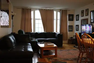 Room for rent in 3 bedroom house, close to Malls, VFU, Restaurants, Banks and Buses. Large kitchen a...