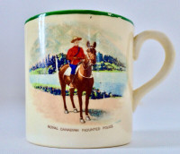 Antiquité Tasse porcelaine Royal Canadian Mounted police