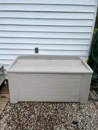 Deck container