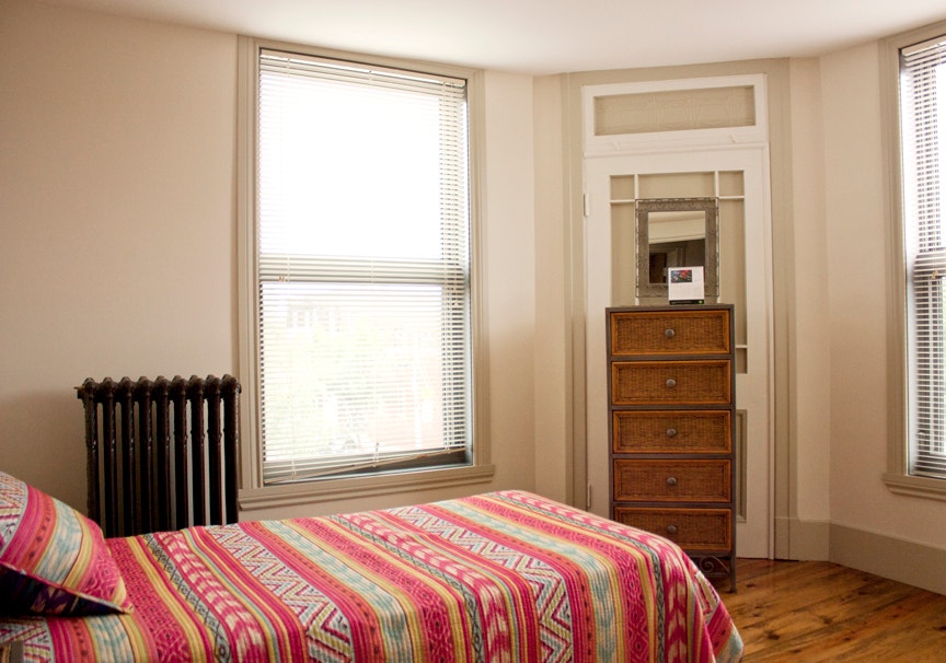 Chambre meublée à louer court terme Montréal St-Henri — photo 1