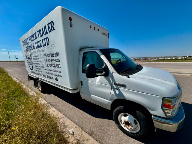 2012 Ford E-450 Service/Utility Cube Van in Cars & Trucks in Calgary - Image 3