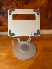 Laptop/tablet stand 