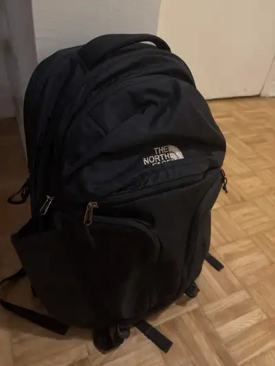 north face backpack ottawa – Kentucky Straight Apparel & Co With its iconic bungee cord system and large interior compartment Hot Shot Base Camp™ Backpack