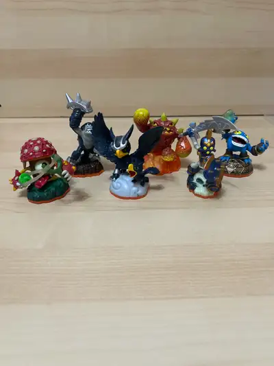 Skylanders giants lot of 6 figures. Pop fizz, chop chop, eruptor, sonic boom, terrafin and shroomboo...